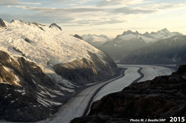 冰川 自然 美景 流云 山峰 雪盖 glacier nature