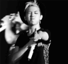 G-Dragon 权志龙 帽子 黑白 手势