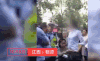 违停 耍横 拥堵 车头顶交警逼停