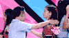 加油 美少女 拥抱 安慰