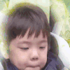 小男孩 嗯哼 嘟嘴 转头 我怎么这么可爱