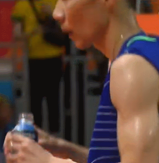 李宗伟 男子单打半决赛 里约奥运 喝运动饮料