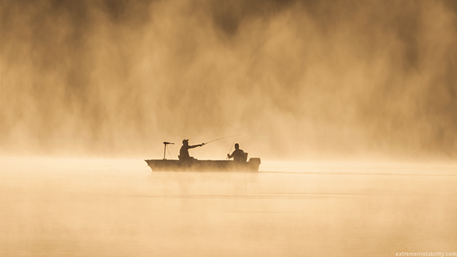 雾气 湖面 小船