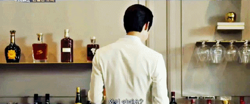 电影 男人 回头 眼神