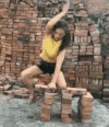 美女 特技 搞笑 搬砖