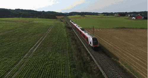 列车 天空 平原 挪威 植物 欧洲 火车 纪录片 航拍 风景 田园