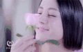 迪丽热巴 花朵 美丽 微笑