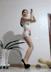 美女 跳舞 性感 短裤