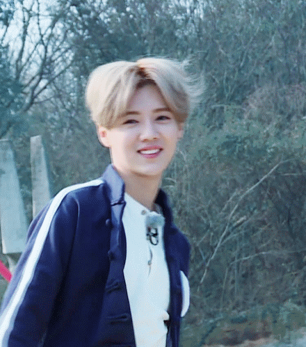 鹿晗 开心 萌萌哒 明星爱豆