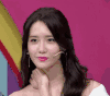 林允儿 张嘴 美女 摸脖子