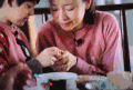 董洁 微笑 可爱 男孩 鸡蛋