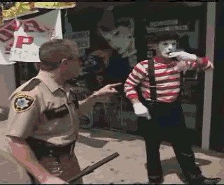警察 打人 小丑 搞笑
