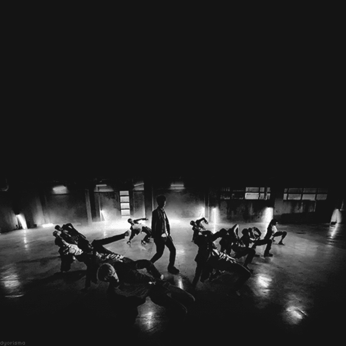 EXO 十二只 跳舞 黑白