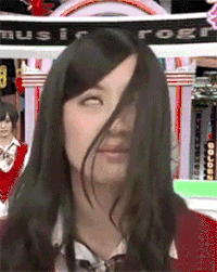美女 长发 翻白眼儿 吓人