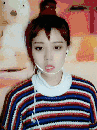 美女 耳机 牙齿  搞怪