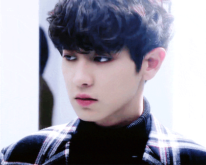 男神 转头 眨眼 帅气