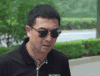 张嘉译 拿掉墨镜 你瞎啊 激动