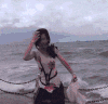 美女 海边 拍照 洗澡