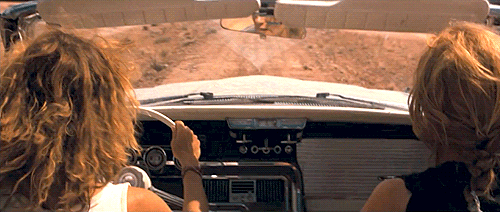 美国电影 握手 开车 荒漠