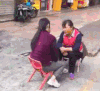 妇女 晃动 搞笑 聊天