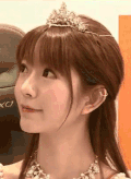 yurisa 女神 可爱 皇冠 点头 明星爱豆