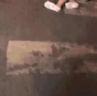 萌妹子 睡觉 马路 羞涩