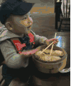 宝宝 吃饭 飞吻 撩妹 搞笑