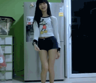 美女 跳舞 大长腿 冰箱