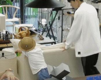 拍拍GIF表情图_拍拍图片_拍拍GIF动图-SOO抖红色包动态音表情v表情图片