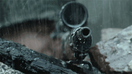 狙击手 下雨 枪 滴水