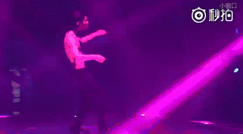 張藝興 演唱會 舞臺 燈光