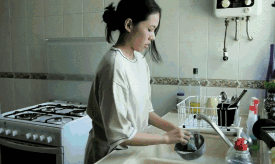 美女 洗碗 水龙头 水池