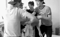 EXO 吴世勋 打闹 熊孩子