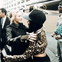Billboard颁奖礼 麦当娜 尼基•米纳什 抱抱