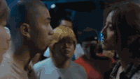 灯光 夜晚 美女 黄发