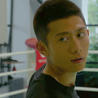张一山 余罪 转身 媚眼 撩人