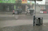 追三轮车 下雨 人物