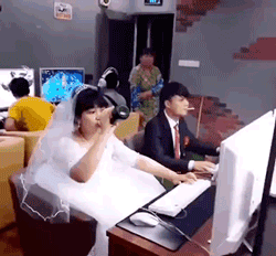 结婚 在网吧 打游戏