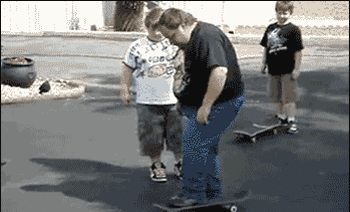 体重重惯性大 大胖子 玩滑板