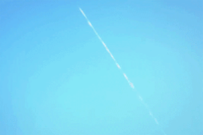 眨眼 少女 低头 眼神