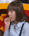 郑秀妍 吃货 奶嘴 萌 可爱 女神