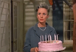 生日快乐 女士 凝视 生日蛋糕