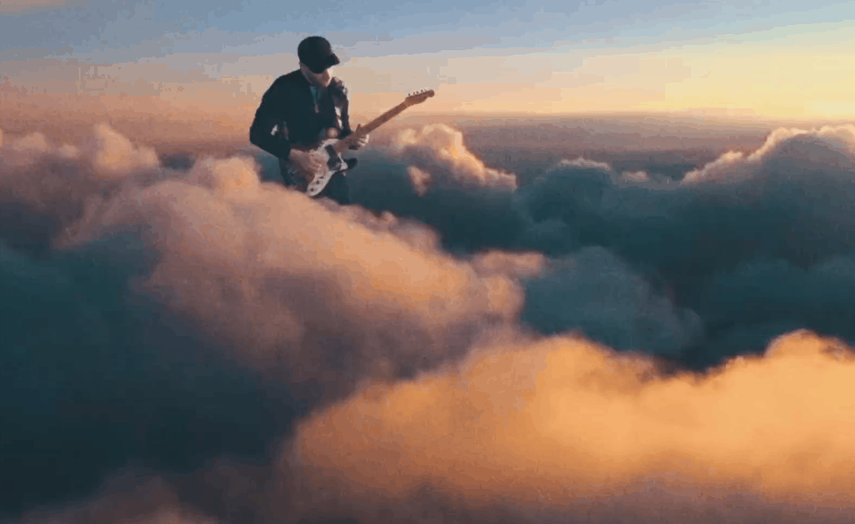 Coldplay MV UpUp 创意 吉他 云端