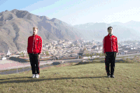 站立 打拳 功夫 红色