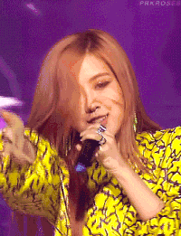 美女 金发 性感 跳舞