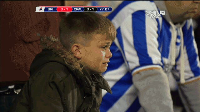 足球 哭泣 难过的时候 孩子