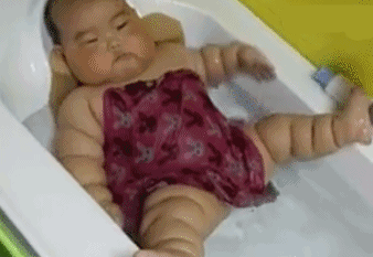 胖婴儿 浴缸 搞笑 米其林有一个代言人