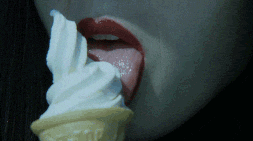 冰淇淋 舔 甜筒 红唇