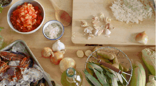 烹饪 砧板 美食系列短片 龙虾海鲜烩 切蒜