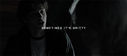 电影 男生 低头 外国人